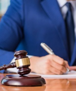 Как правильно нанять юриста для защиты своих прав